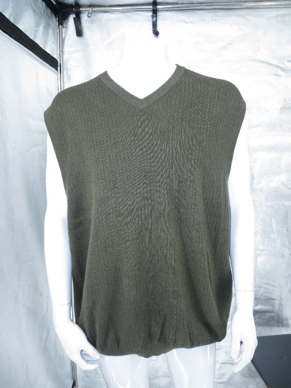 Cutter & Buck Olive Green Sweater Vest Mens XL 100% Cotton Ribbed Knit V-Neck
